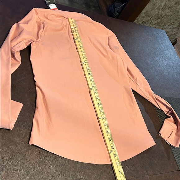 Women’s Under Armour Peach Sz XS Long Sleeve Heatgear Fitted Run Top - Picture 9 of 9